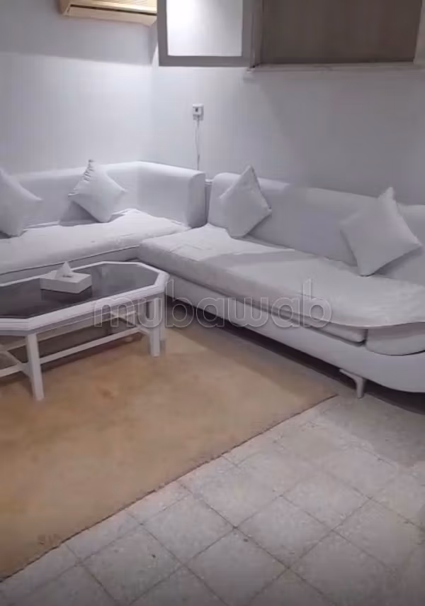 Appartamento in affitto a Cité Ennasr 2. Superficie 1 m². Arredato