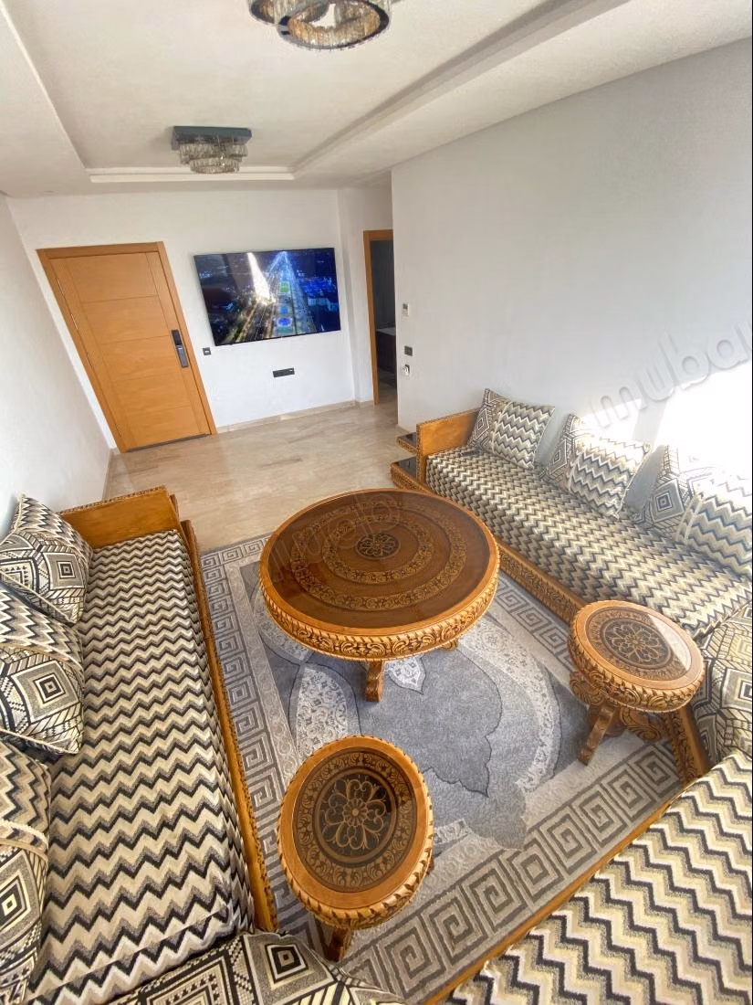 Rent an apartment in Hay Massira. 3 lovely rooms. Dressing room