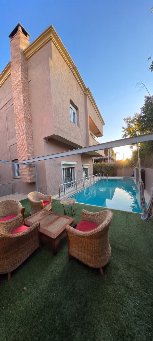 Villa's en luxe woningen om te huren in Hay Targa. 10 Ruimtes. Gemeubileerd
