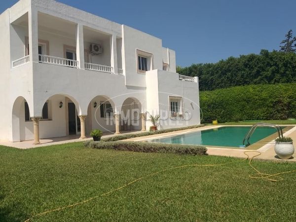 Superbe Villa S5 avec Piscine à vendre – Marsa Nassim