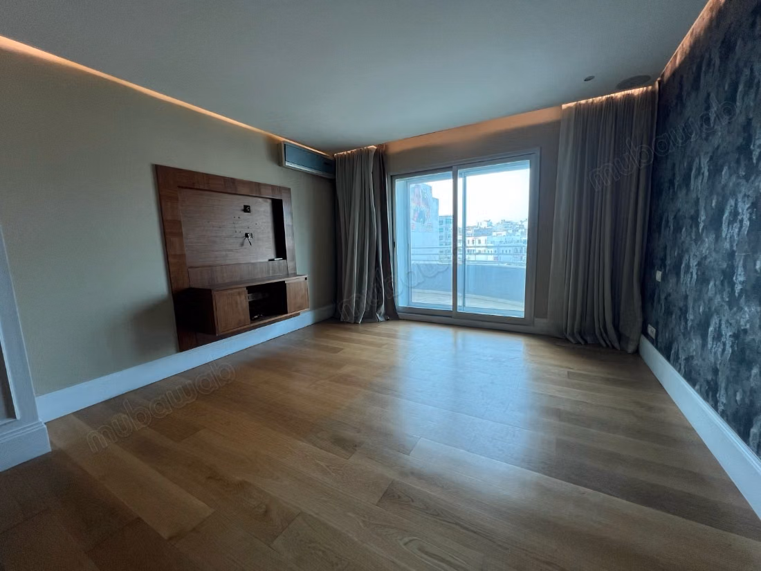 Alquila este piso en Racine Extension. 5 habitaciones grandes. Amueblado