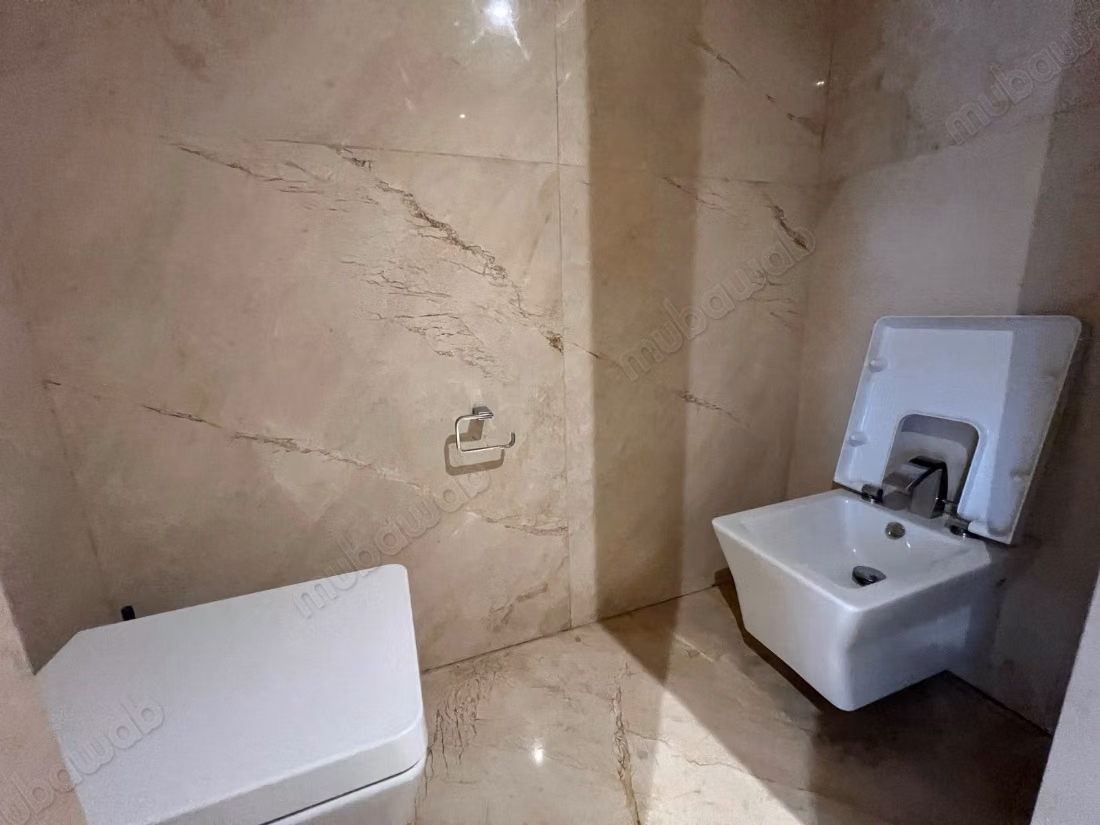 Alquila este piso en Racine Extension. 5 habitaciones grandes. Amueblado