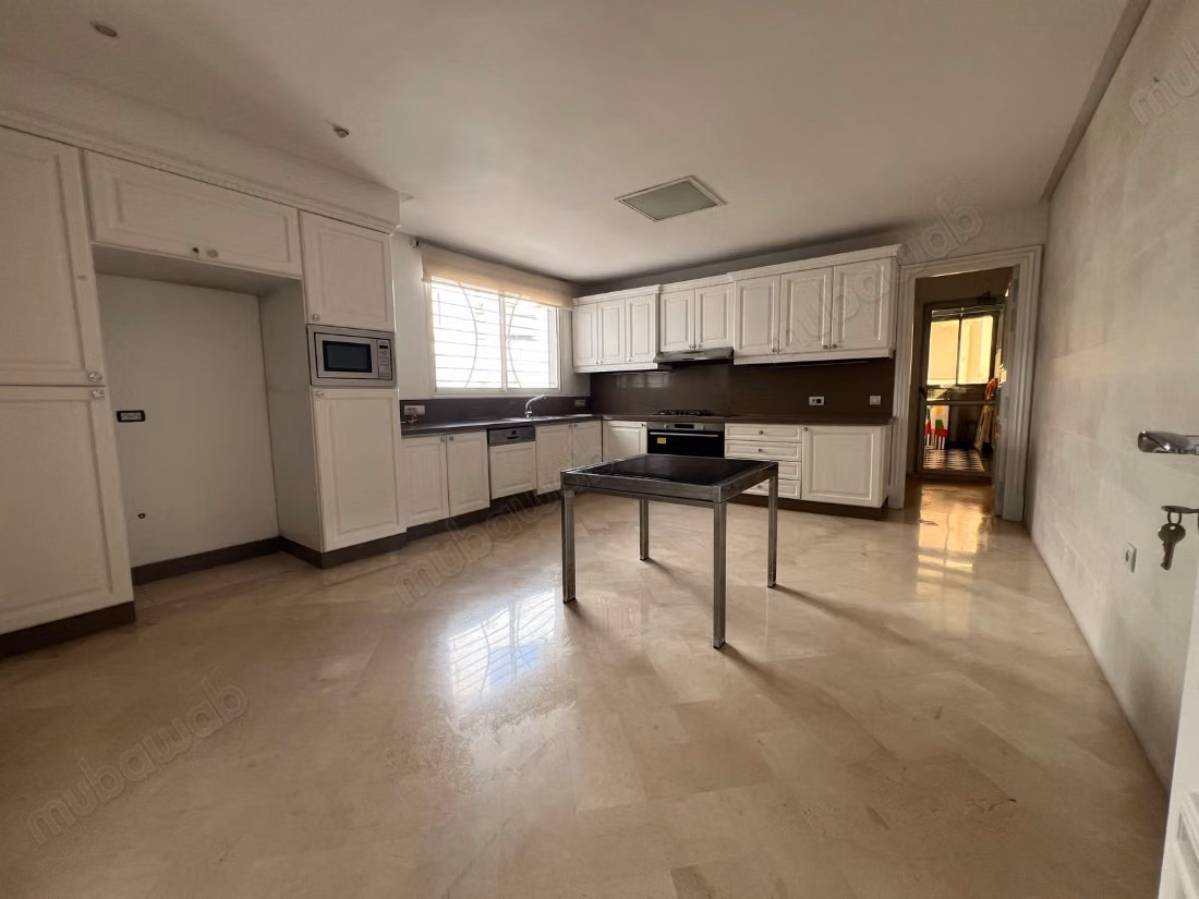 Alquila este piso en Racine Extension. 5 habitaciones grandes. Amueblado