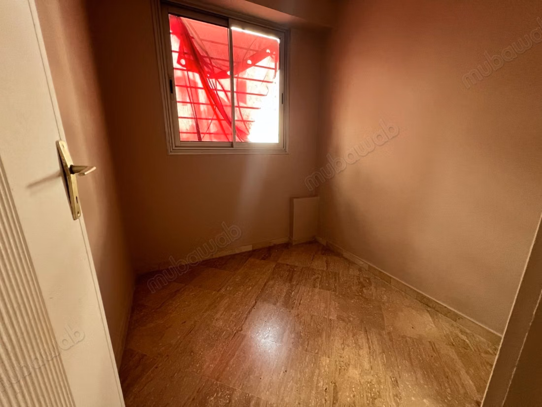 Alquila este piso en Racine Extension. 5 habitaciones grandes. Amueblado