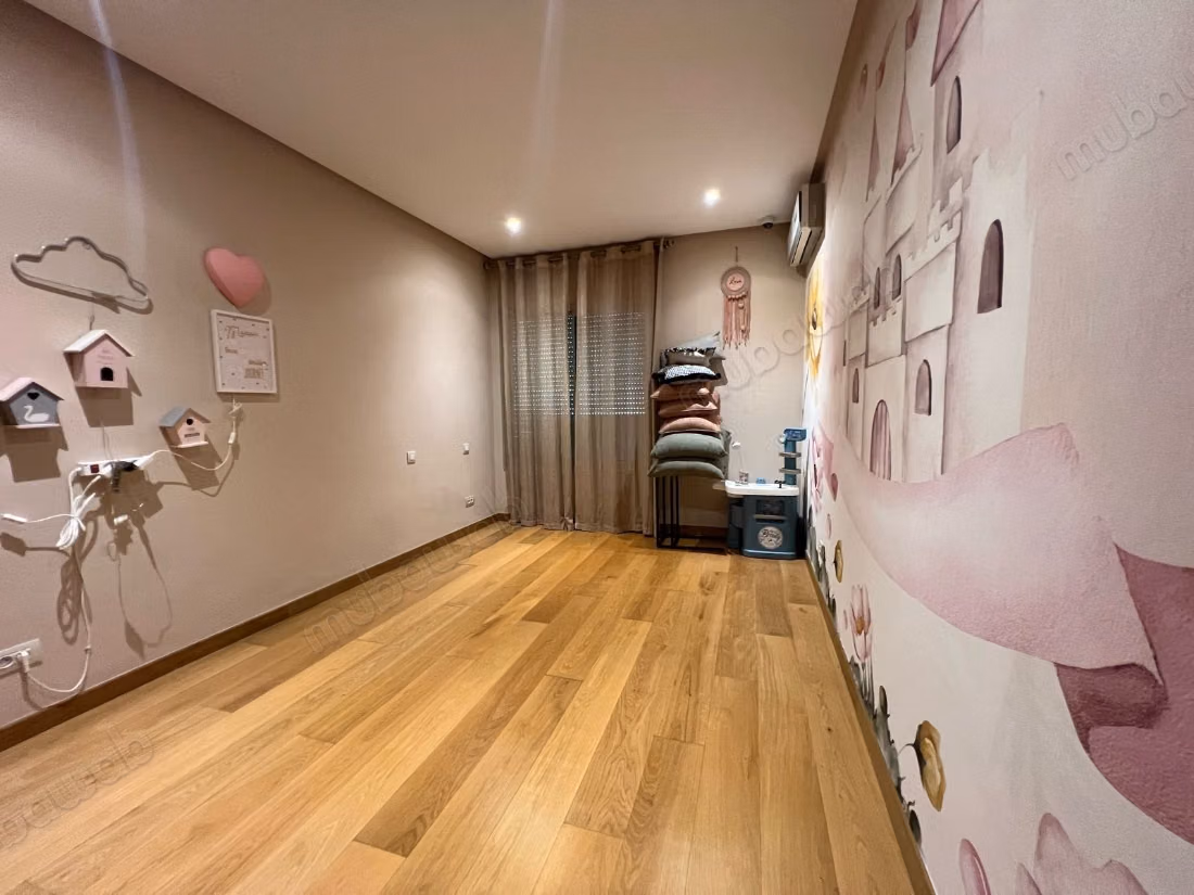 Alquila este piso en Racine Extension. 5 habitaciones grandes. Amueblado
