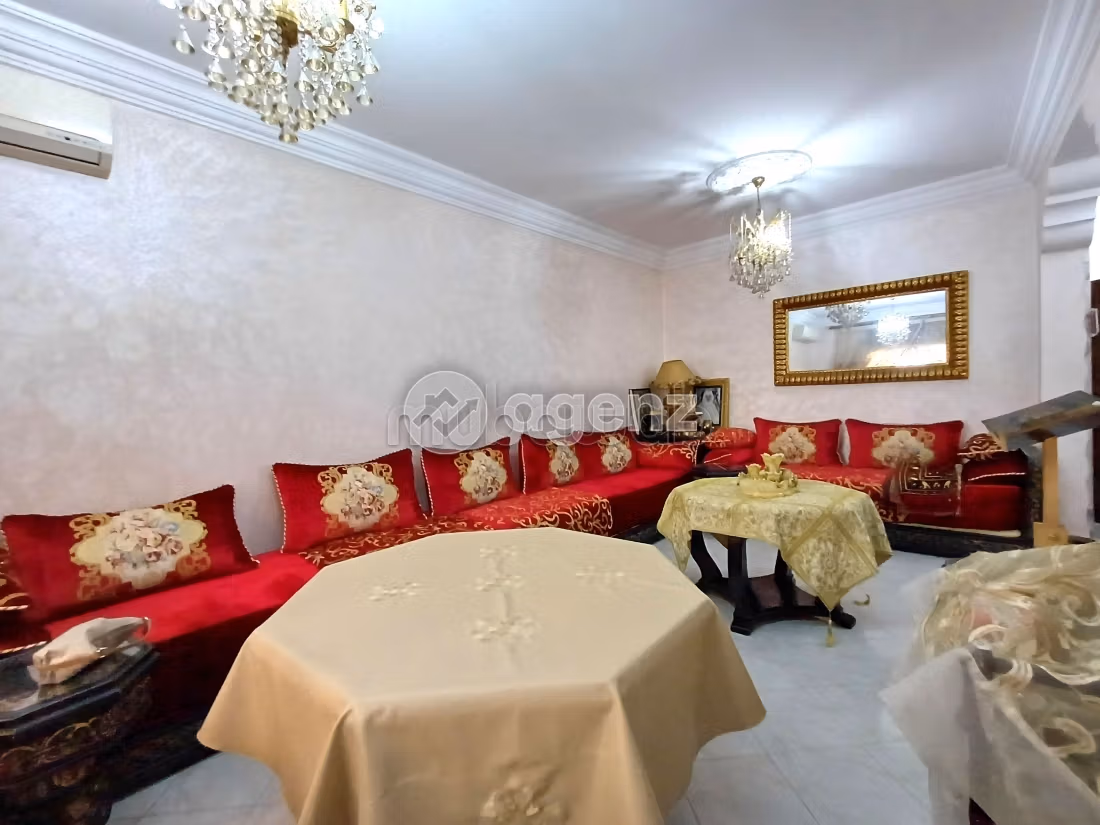 Sale of a lovely apartment in Maârif. Total area 160 m². Fully equipped kitchen