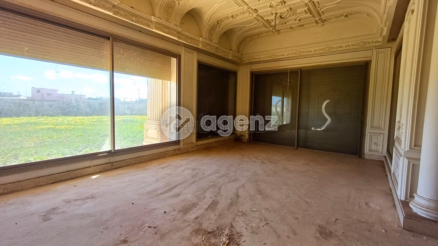 Suntuosa casa en venta. 9 dormitorios. Plazas de parking y terraza