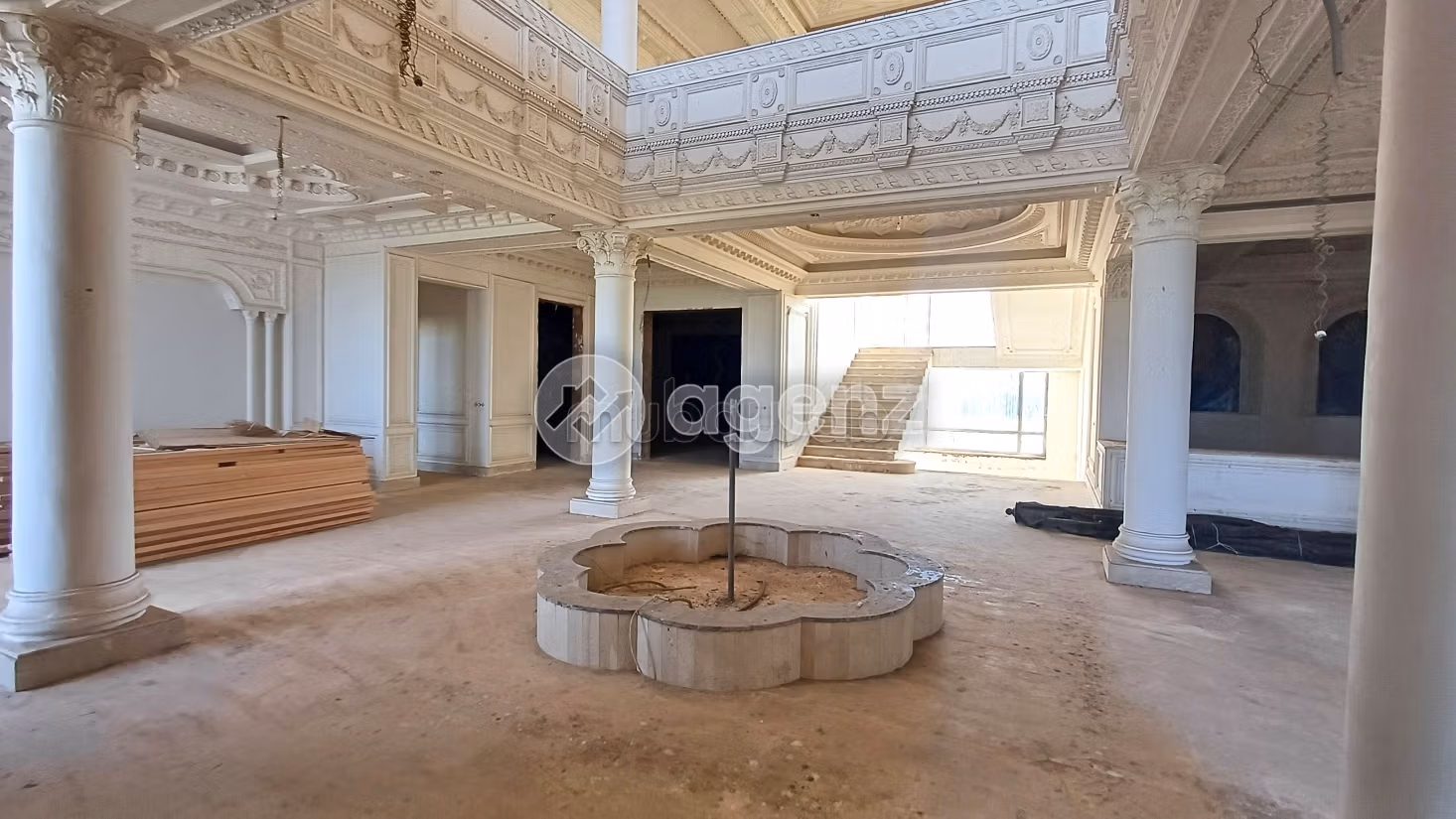 Suntuosa casa en venta. 9 dormitorios. Plazas de parking y terraza