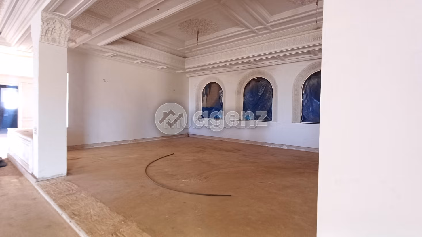 Suntuosa casa en venta. 9 dormitorios. Plazas de parking y terraza