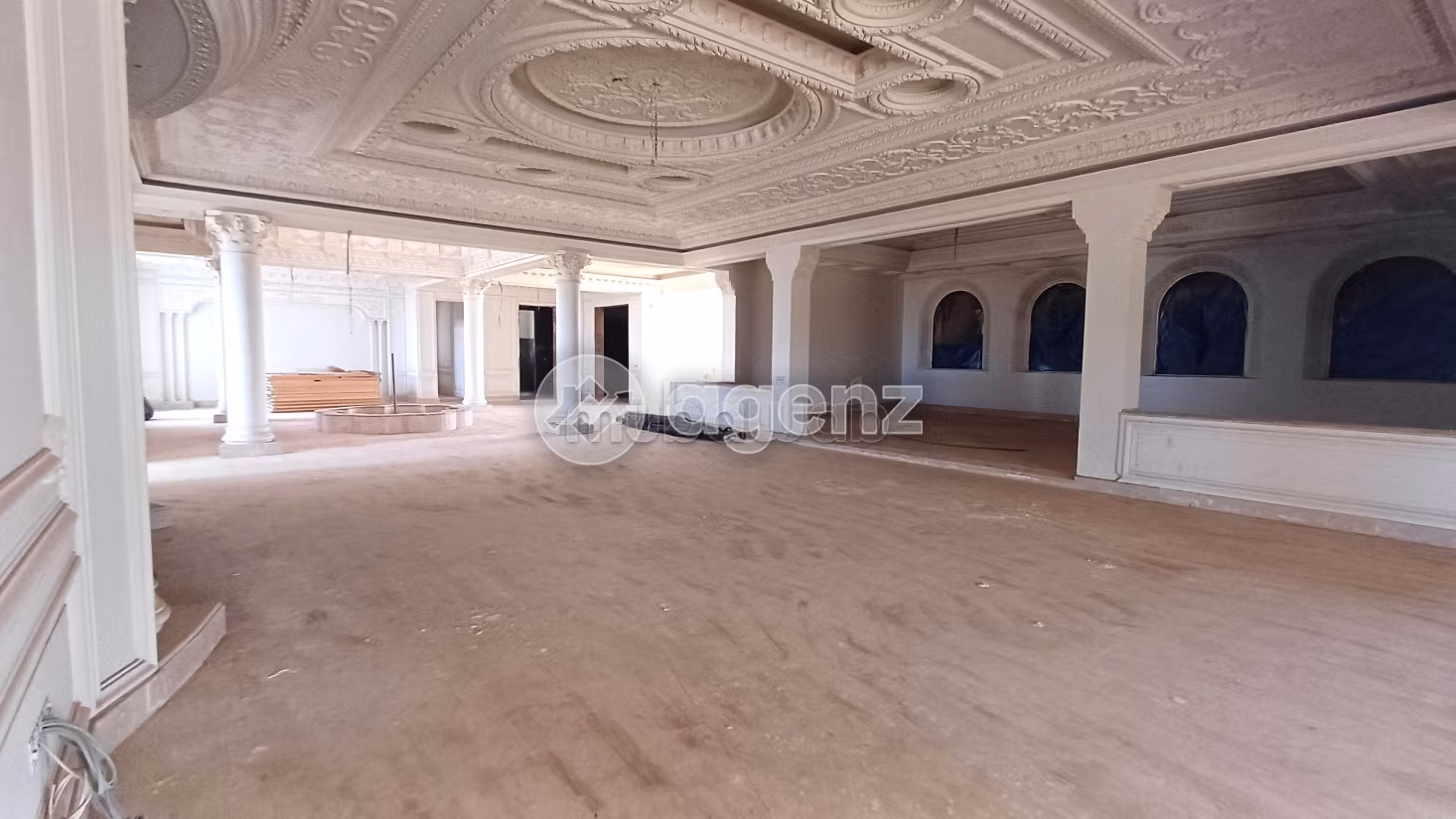 Suntuosa casa en venta. 9 dormitorios. Plazas de parking y terraza
