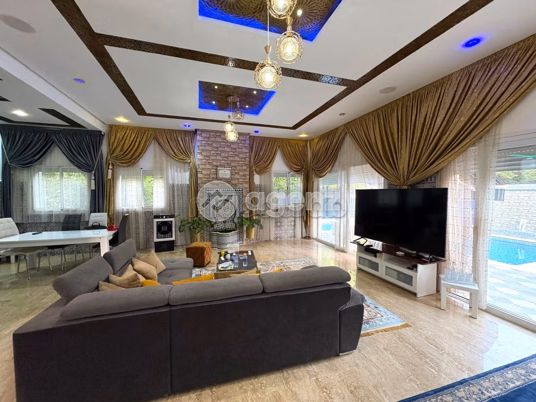 Magnificent villa for sale. 4 lovely rooms. Central heating