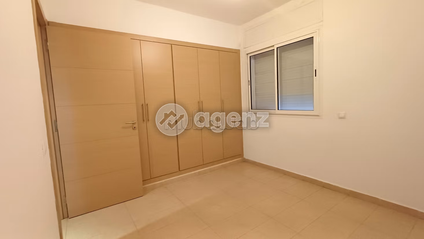 Appartement à vendre 97 m², 2 chambres Zone Industrielle Bouskoura