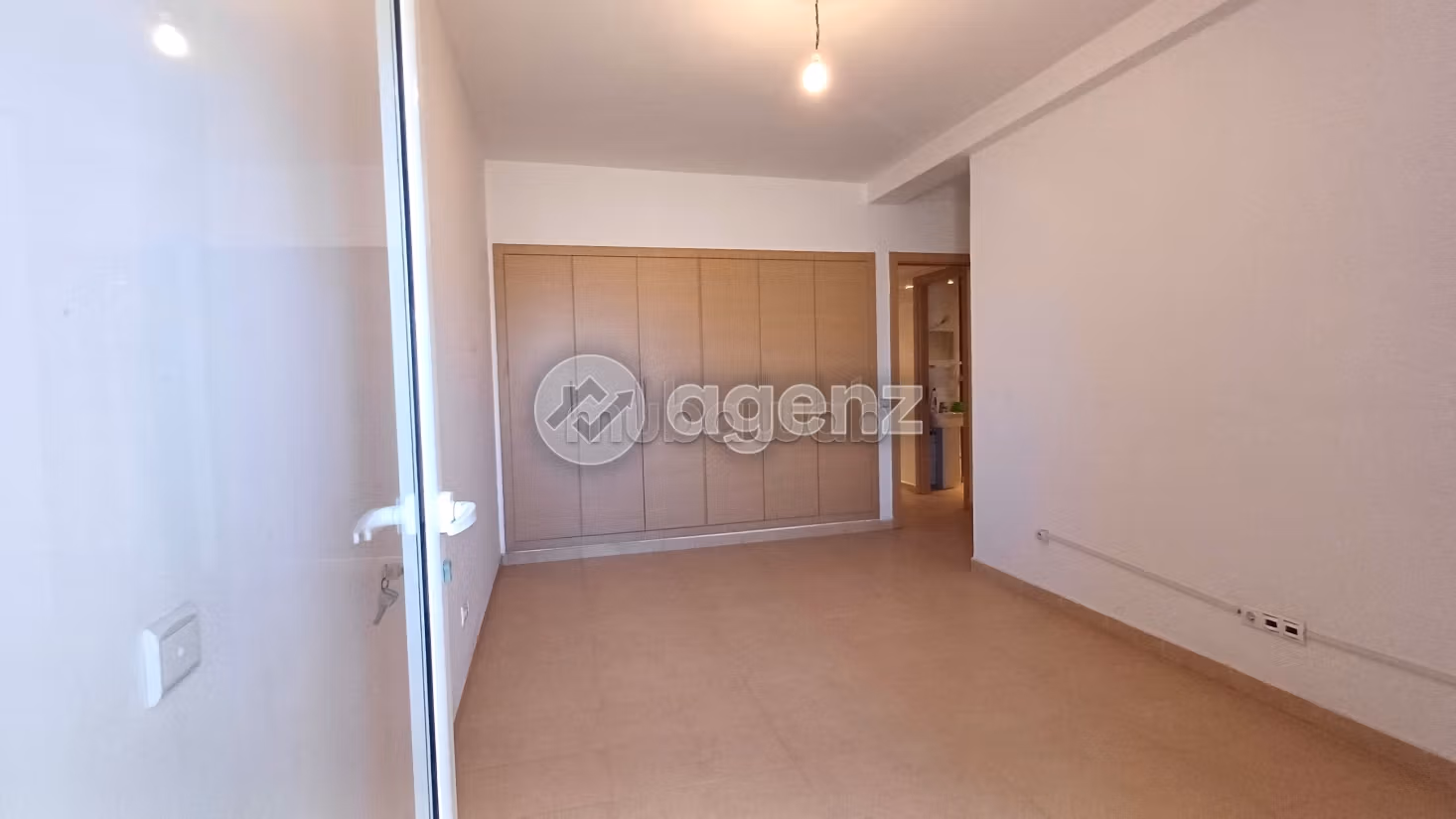 Appartement à vendre 97 m², 2 chambres Zone Industrielle Bouskoura