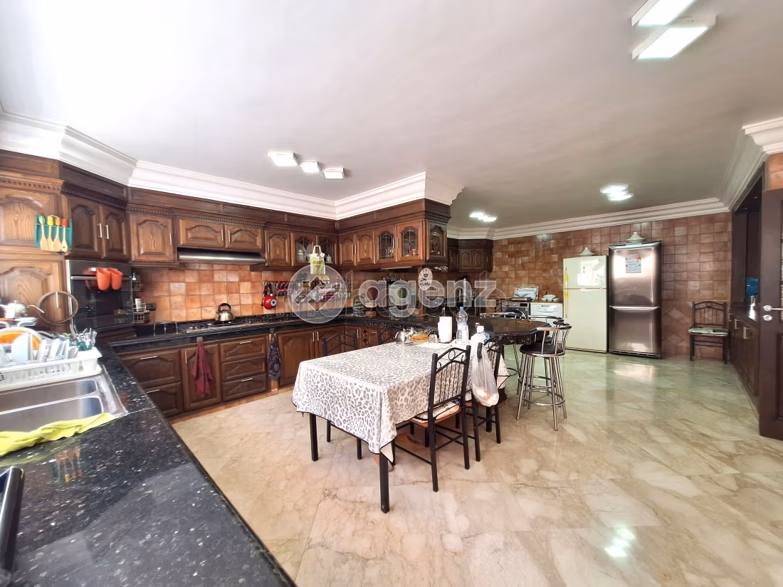 Villa à vendre 292 m², 6 chambres Al Mostakbal Casablanca