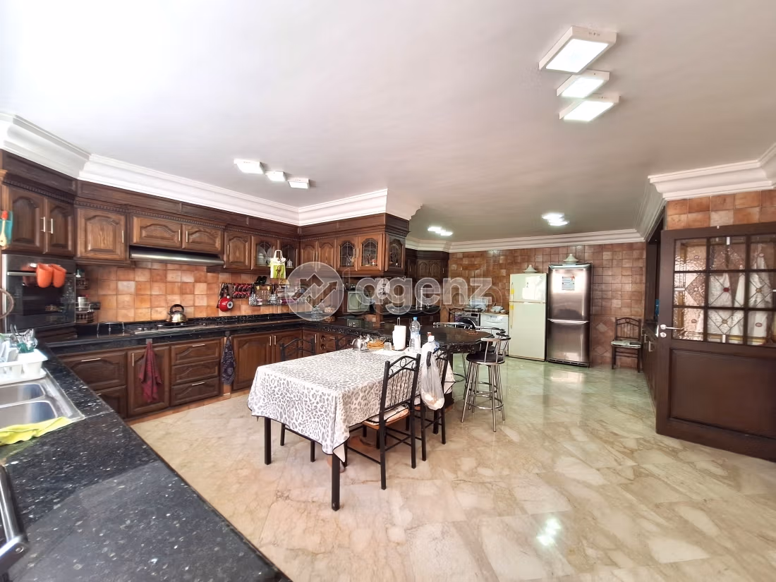 Villa à vendre 292 m², 6 chambres Al Mostakbal Casablanca