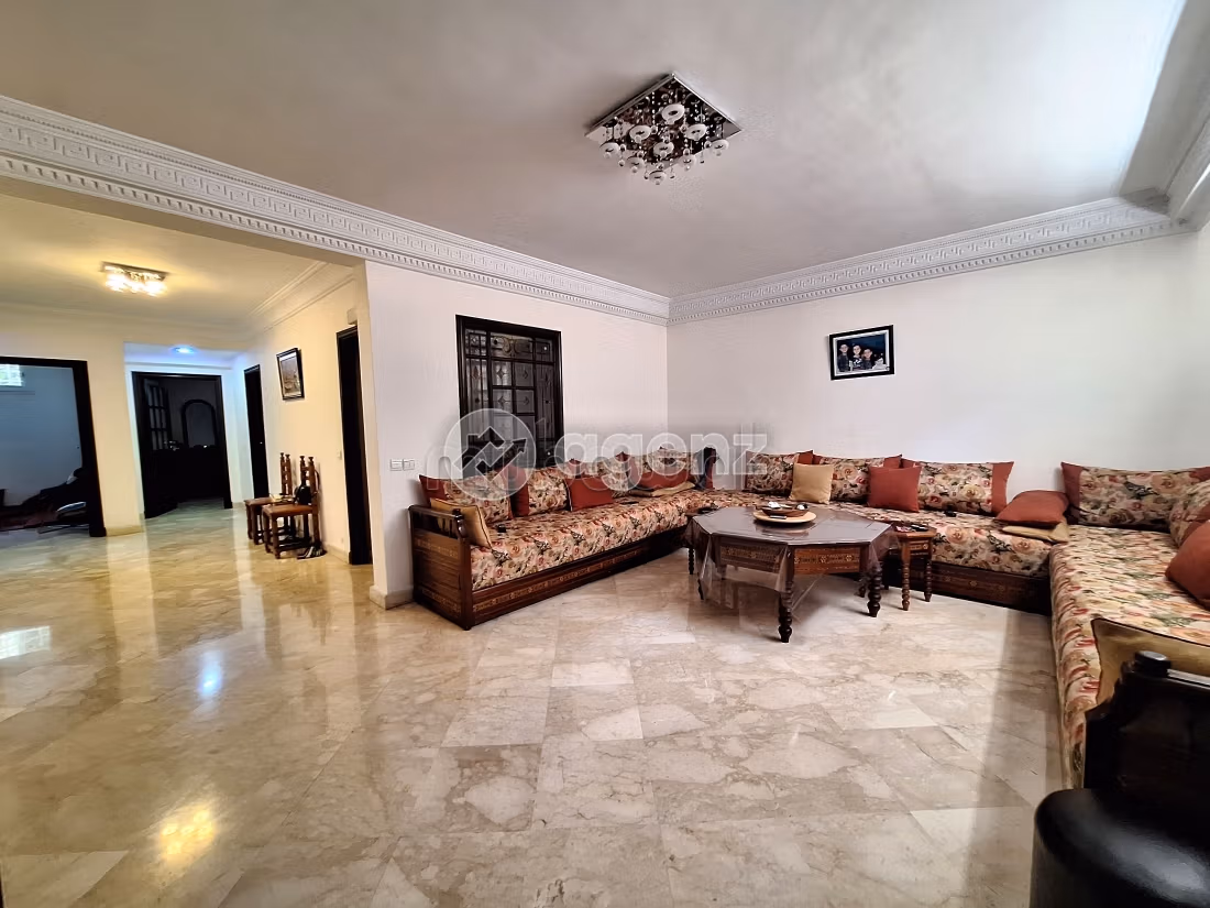 Villa à vendre 292 m², 6 chambres Al Mostakbal Casablanca