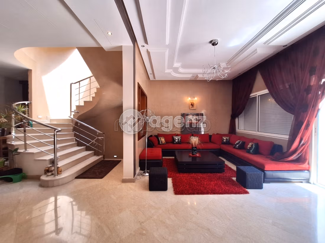 Villa à vendre 292 m², 6 chambres Al Mostakbal Casablanca
