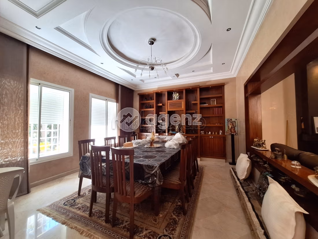 Villa à vendre 292 m², 6 chambres Al Mostakbal Casablanca