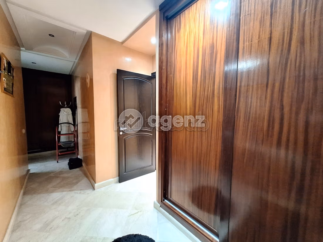 Villa à vendre 292 m², 6 chambres Al Mostakbal Casablanca