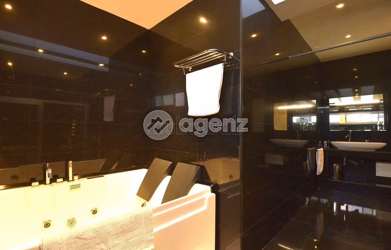 Villa à vendre 18 463 m², 4 chambres Dar Bouazza Dar Bouazza