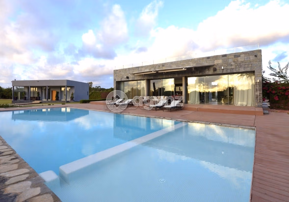 Villa à vendre 18 463 m², 4 chambres Dar Bouazza Dar Bouazza