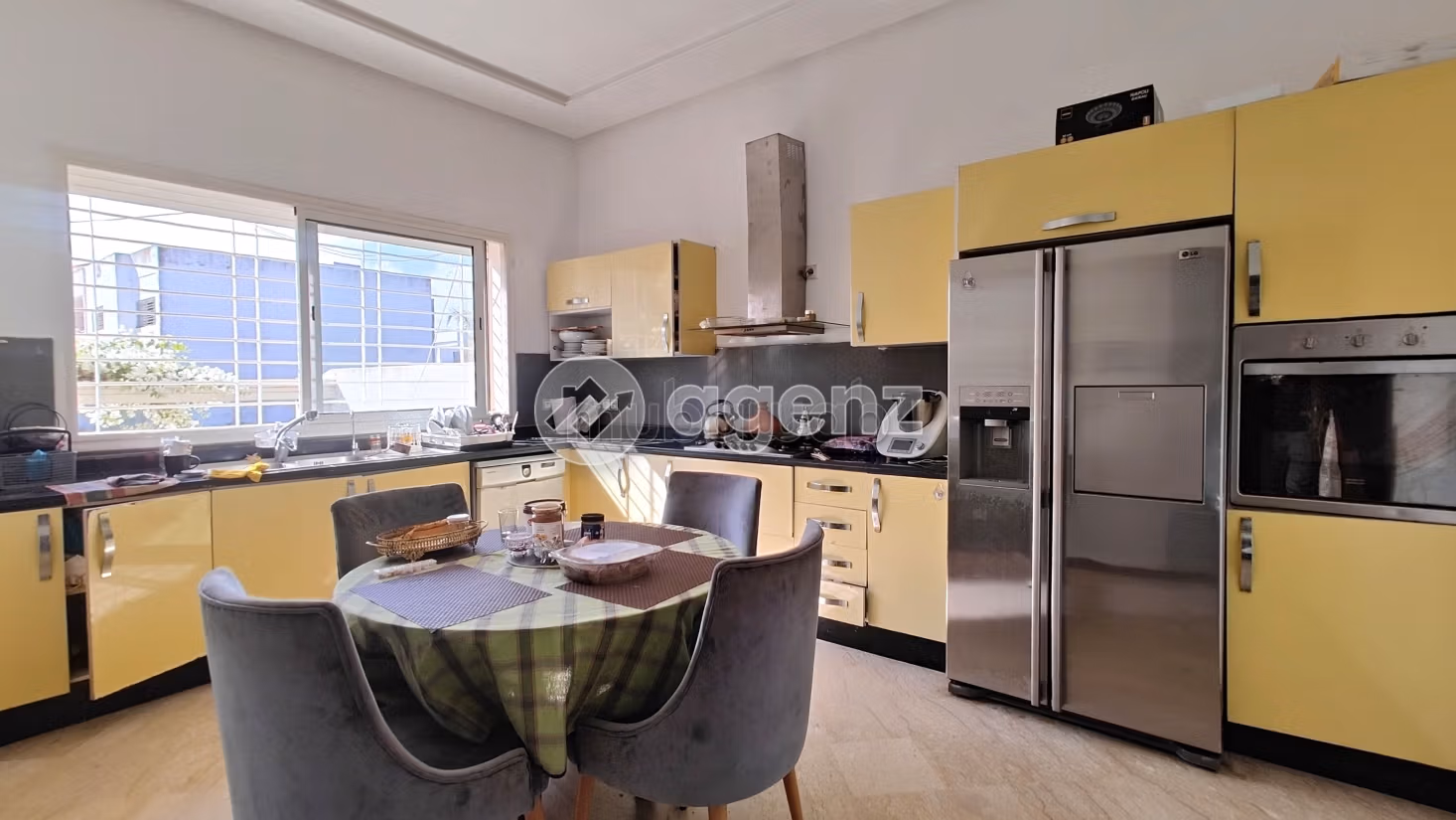 Fabulous house for sale. 5 rooms. Terrace and garden