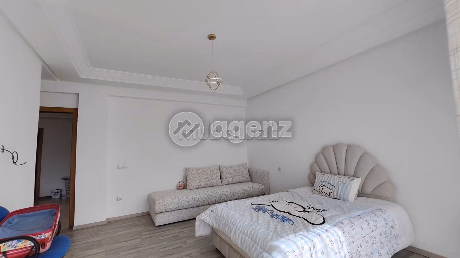 Fabulous house for sale. 5 rooms. Terrace and garden