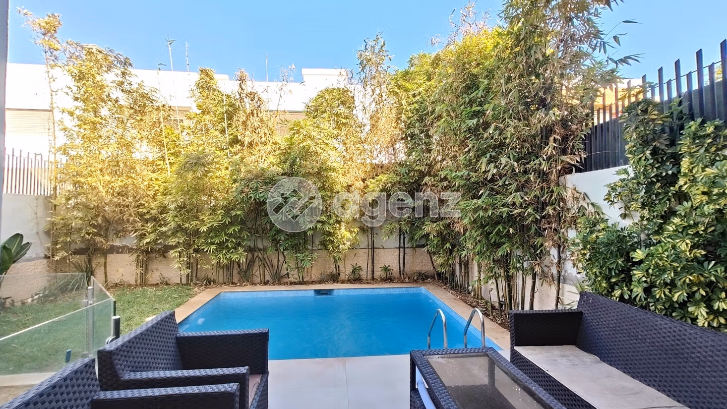 Fabulous house for sale. 5 rooms. Terrace and garden