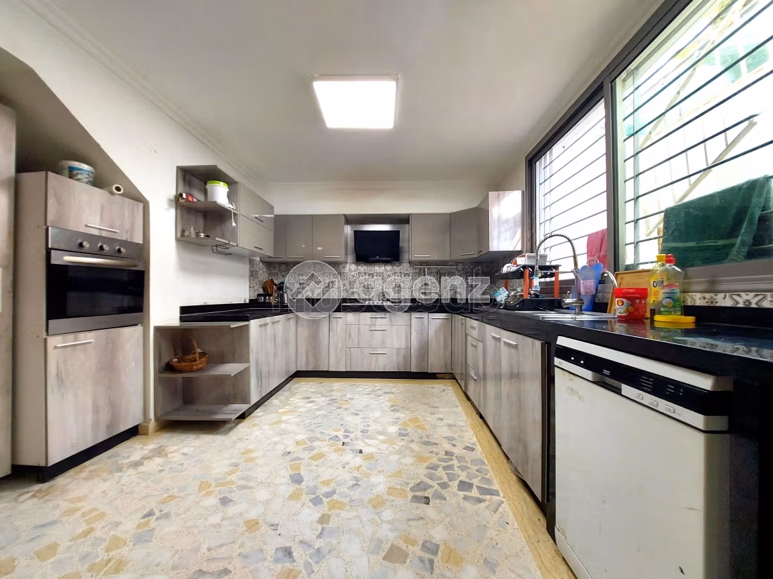 Villa à vendre 240 m², 5 chambres Tamaris Dar Bouazza