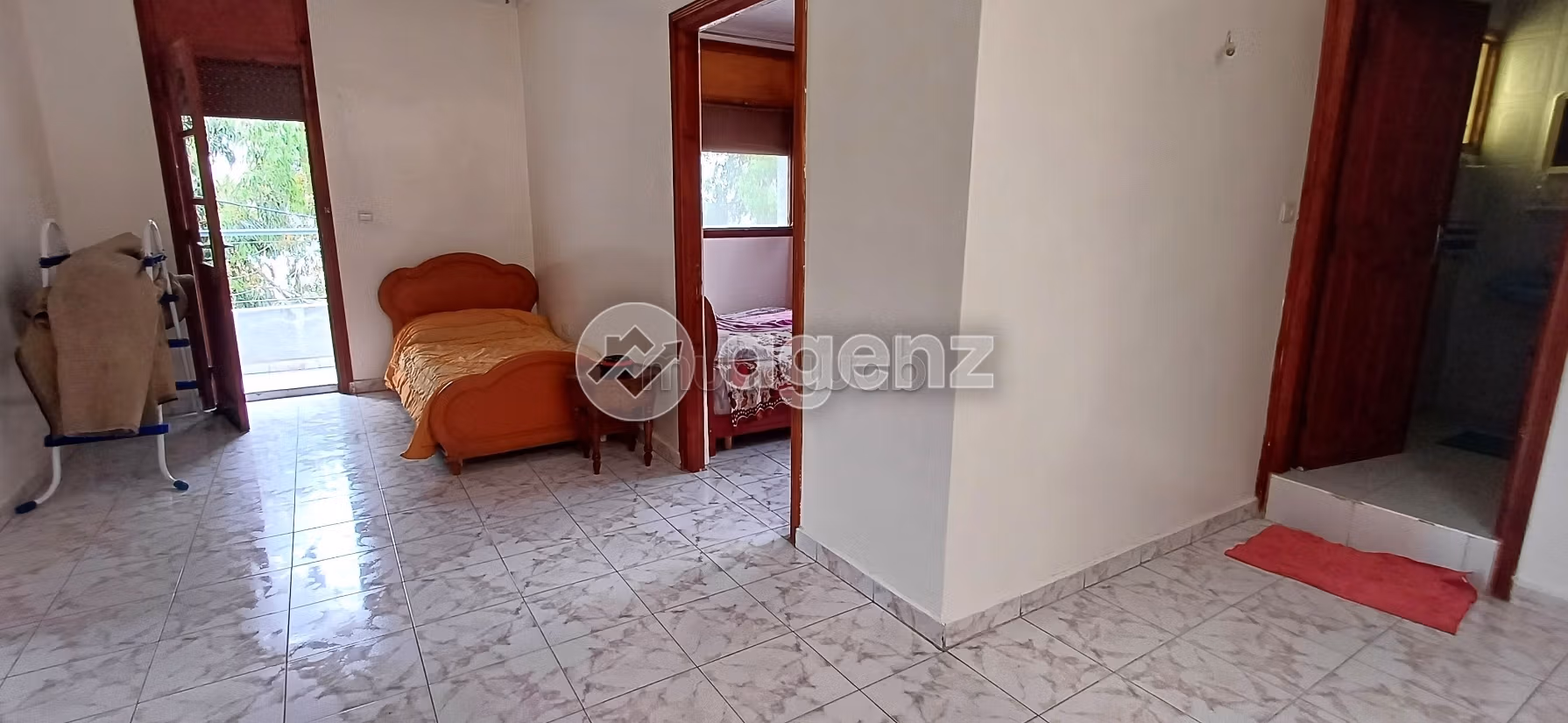 Luxury Villa for sale. 5 beautiful rooms. Garage