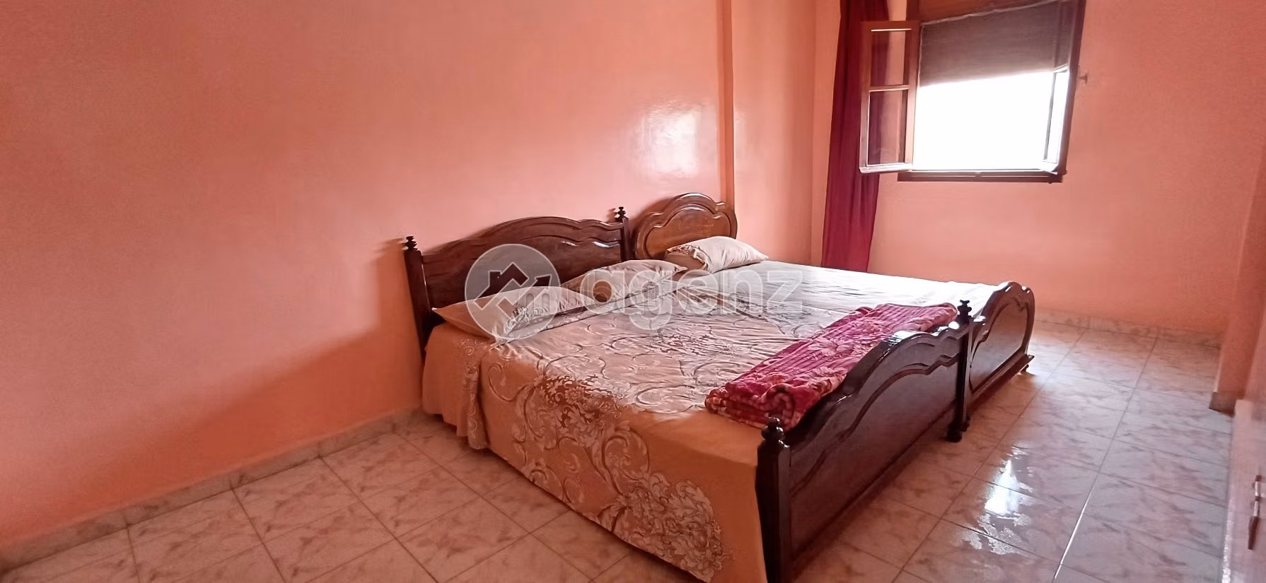 Luxury Villa for sale. 5 beautiful rooms. Garage