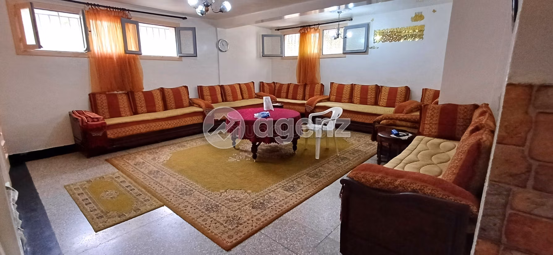 Luxury Villa for sale. 5 beautiful rooms. Garage