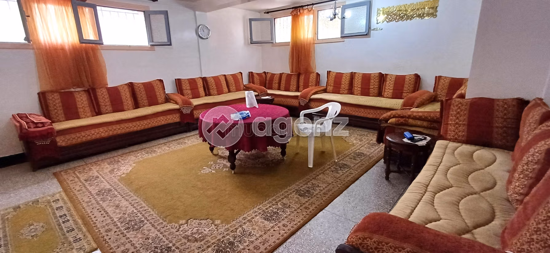 Luxury Villa for sale. 5 beautiful rooms. Garage
