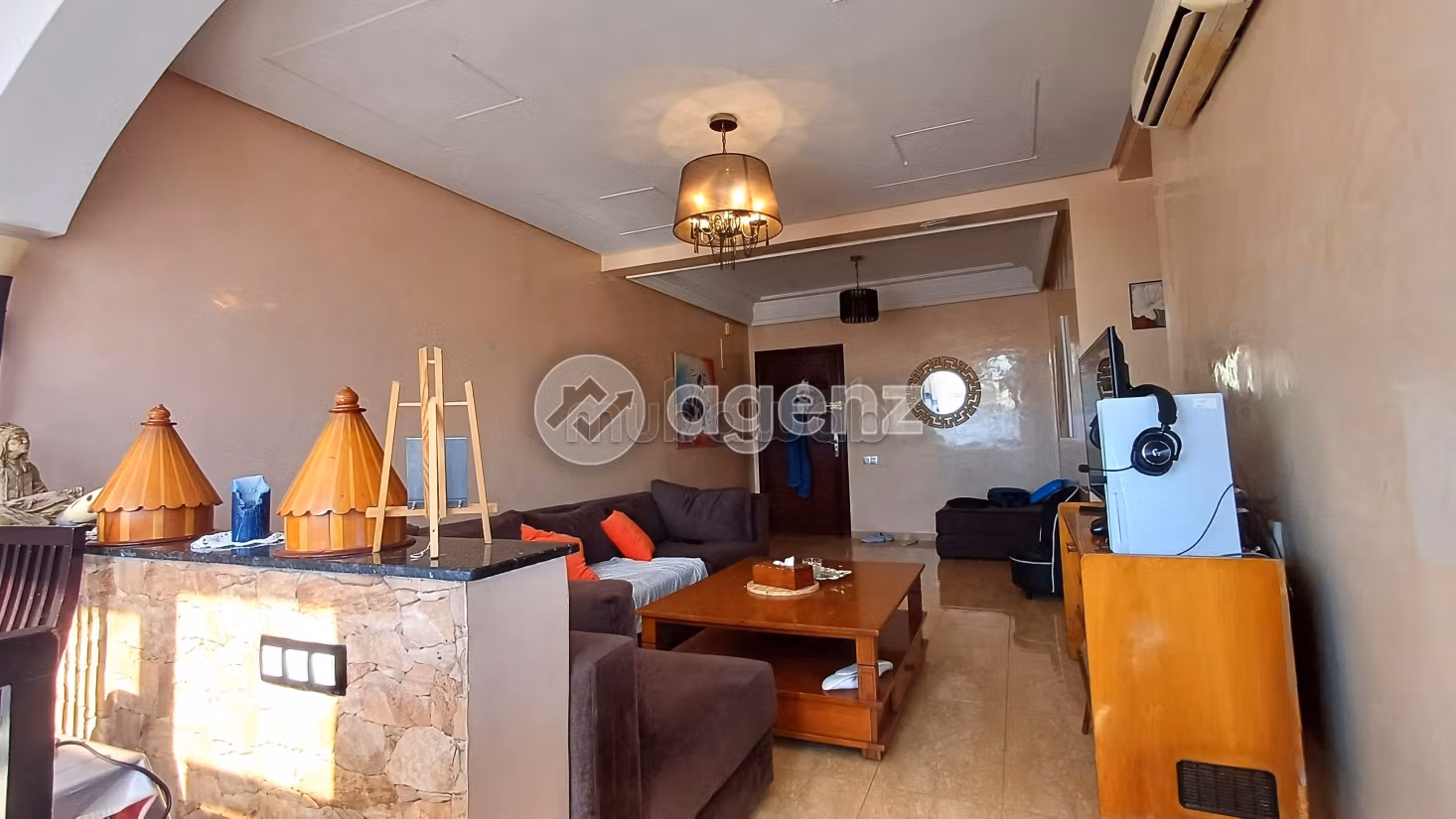 شقة رائعة للبيع ب بوركون الغربي. 2 غرف رائعة. كراج