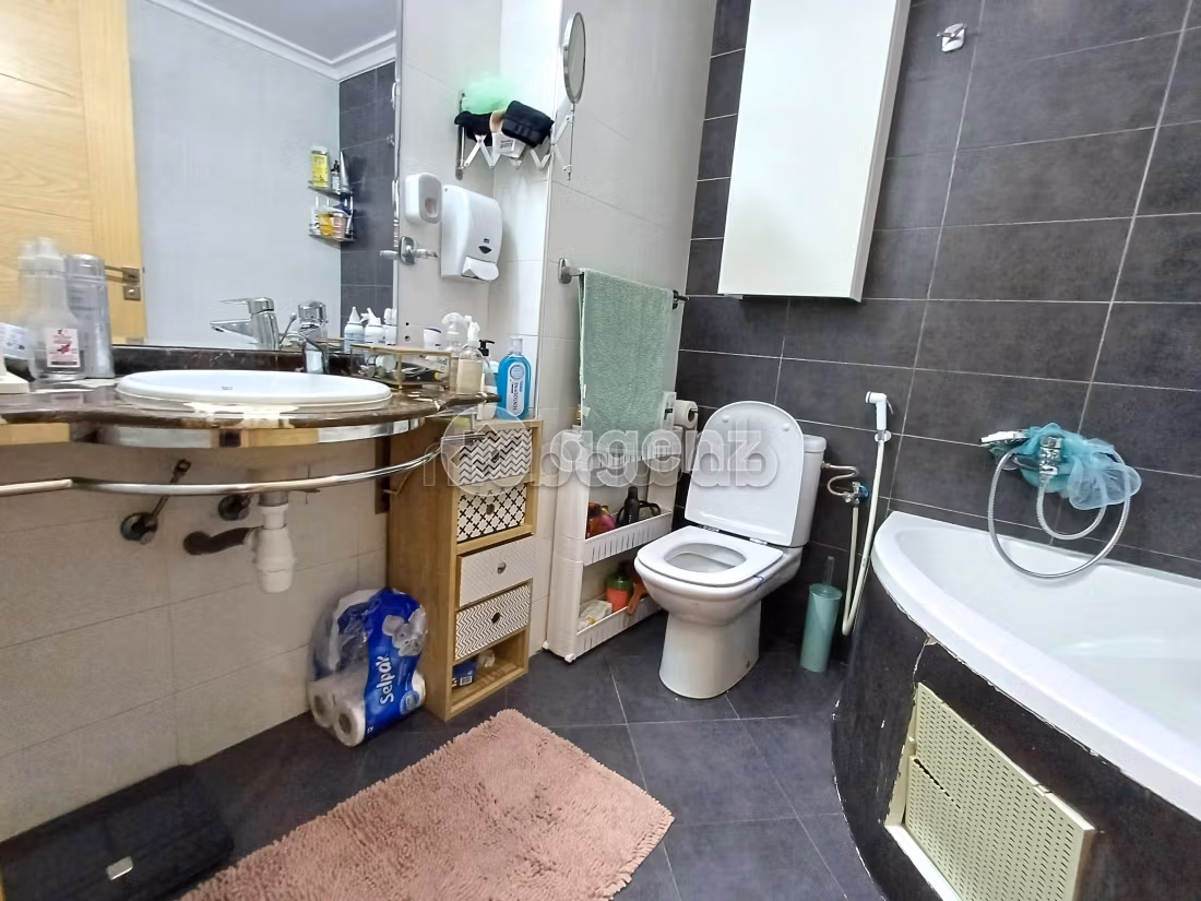 Splendido appartamento da acquistare a Nassim 1.3 camere. Con garage e ascensore