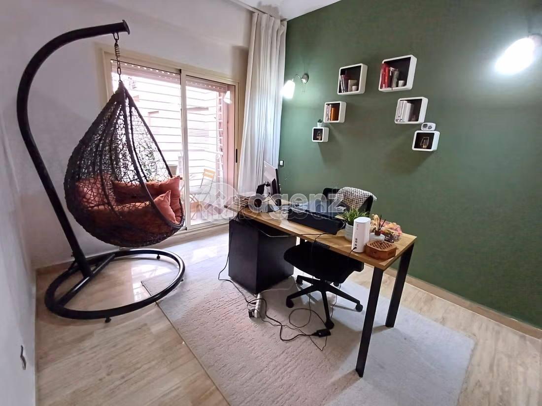 Splendido appartamento da acquistare a Nassim 1.3 camere. Con garage e ascensore