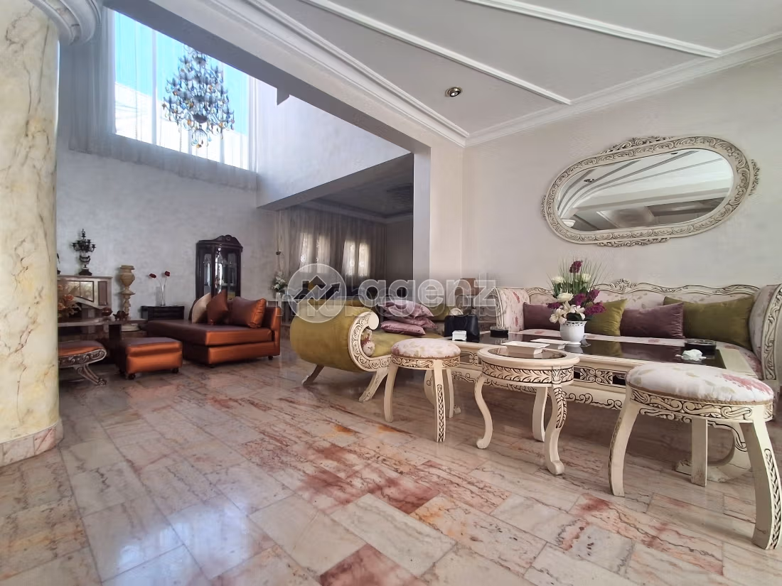 Fabulous villa for sale in Anfa. 4 rooms. Green areas, Parking spaces for cars