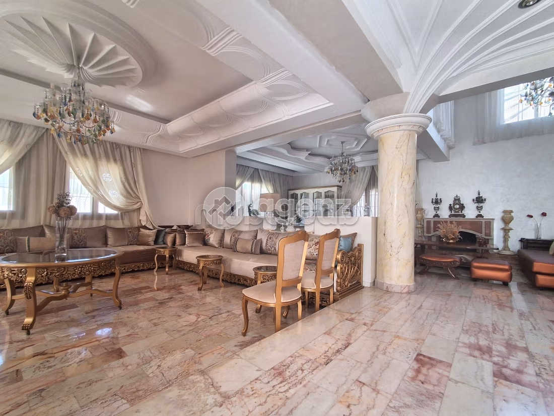 Fabulous villa for sale in Anfa. 4 rooms. Green areas, Parking spaces for cars