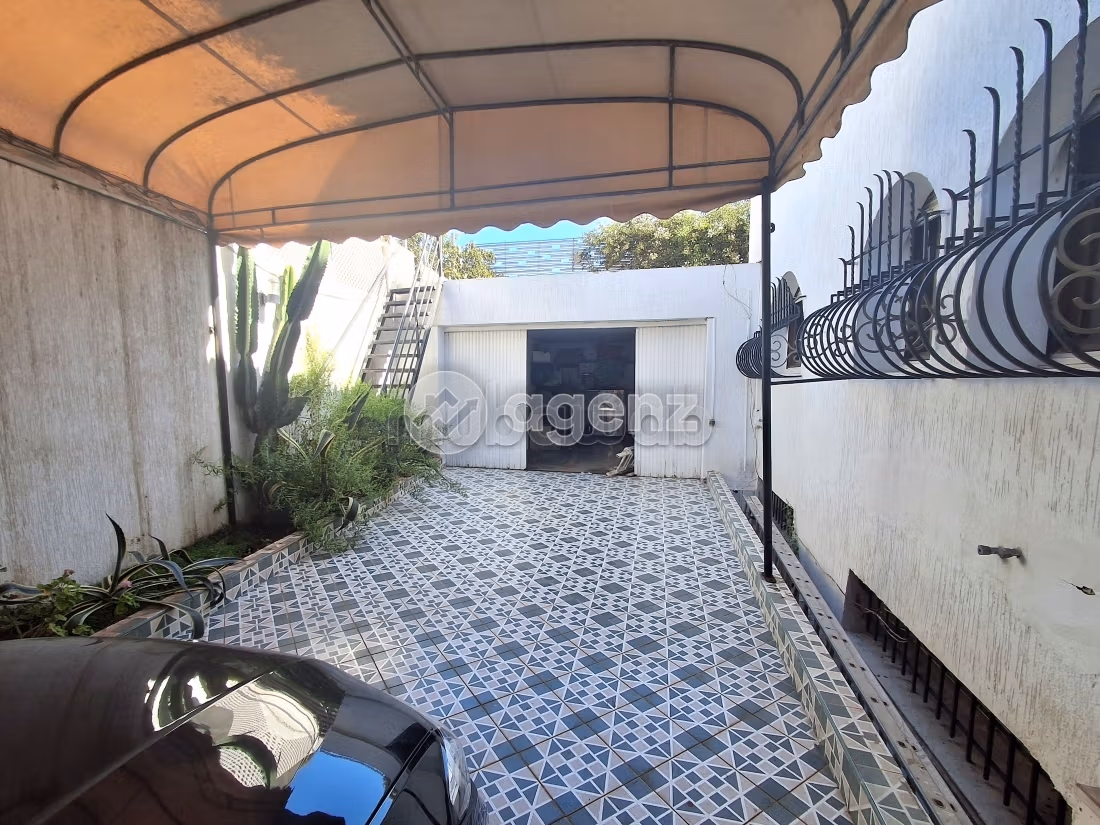 Fabulous villa for sale in Anfa. 4 rooms. Green areas, Parking spaces for cars
