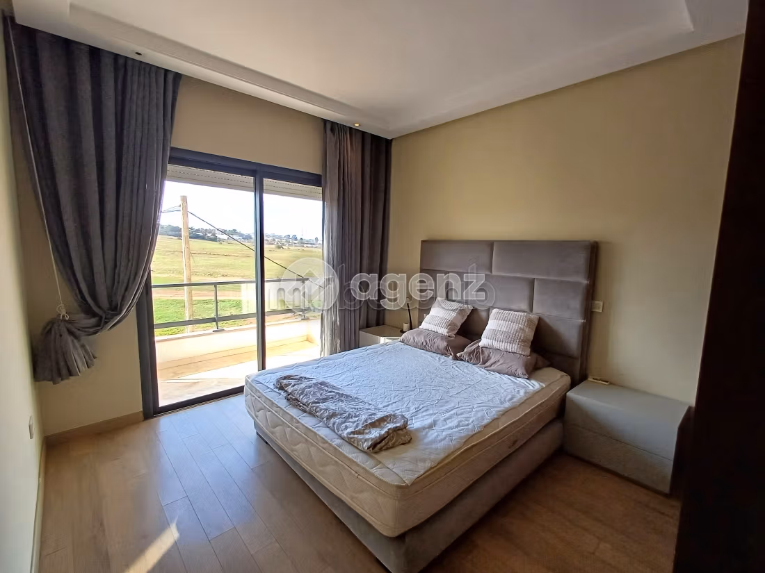 Sell apartment. Large area 188 m². Fully furnished