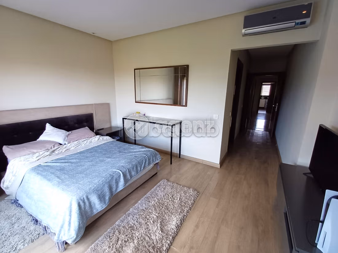 Sell apartment. Large area 188 m². Fully furnished
