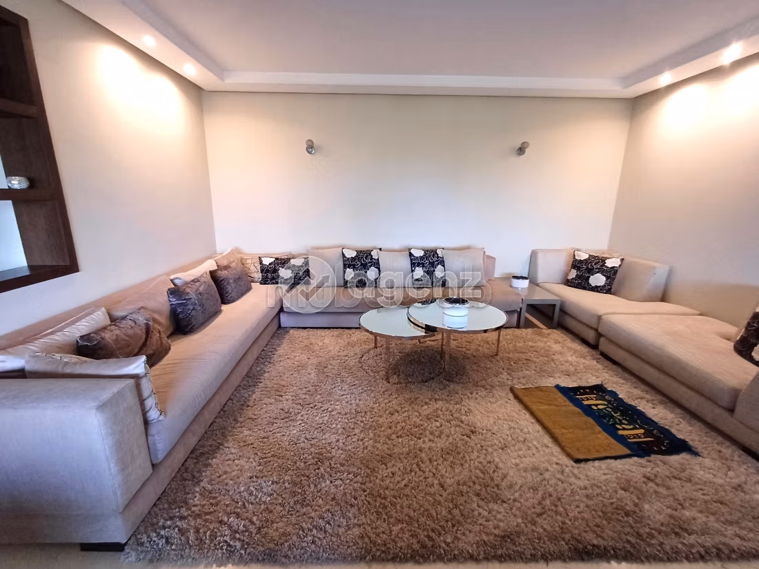 Sell apartment. Large area 188 m². Fully furnished