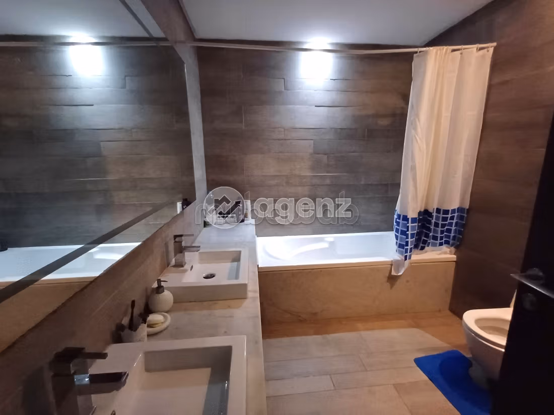 Sell apartment. Large area 188 m². Fully furnished