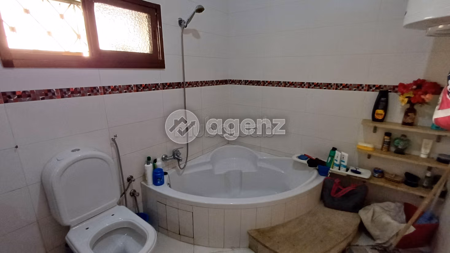 Villa à vendre 364 m², 7 chambres Bel Air Val fleuri Tanger
