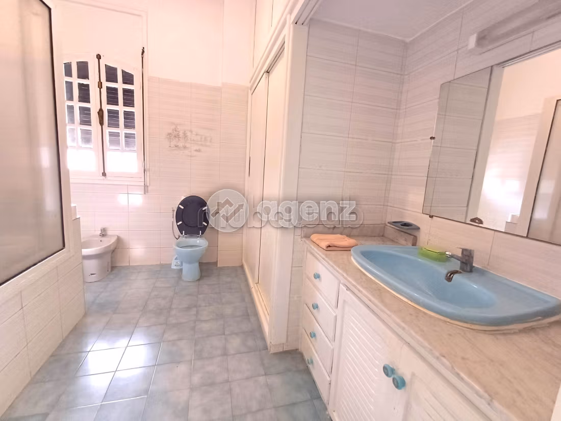 Luxury Villa for rent in Siusse. Area 579 m². Fully furnished