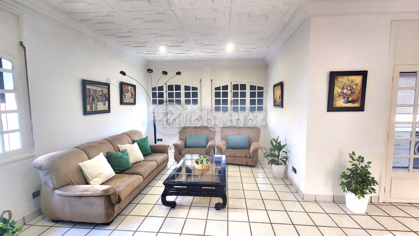 Luxury Villa for rent in Siusse. Area 579 m². Fully furnished