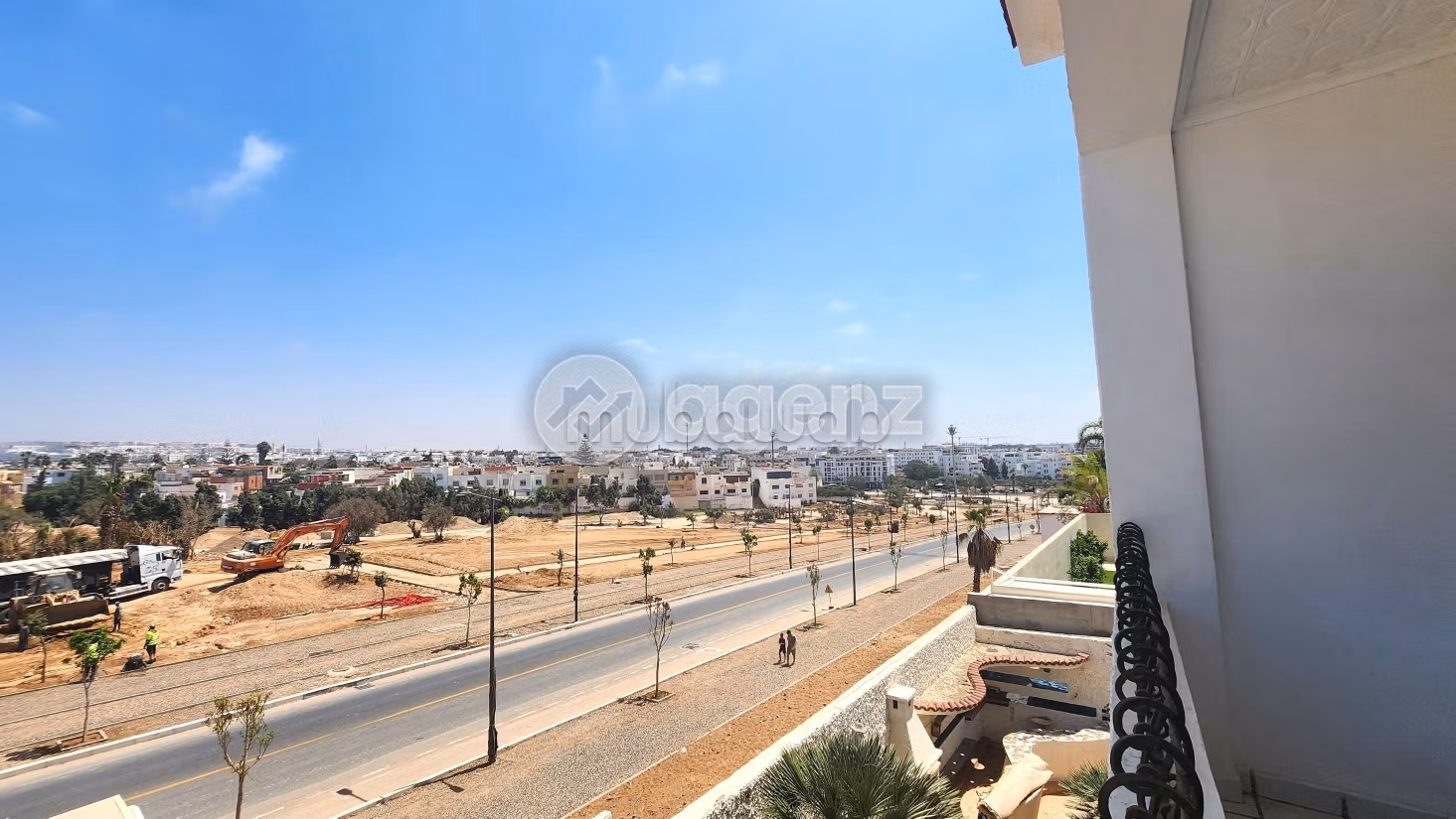 Luxury Villa for rent in Siusse. Area 579 m². Fully furnished