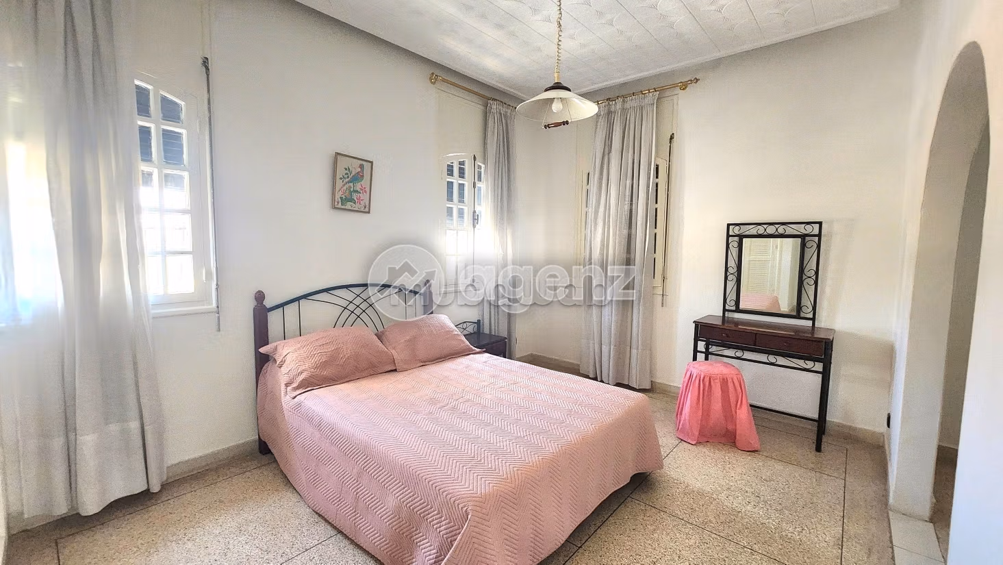 Luxury Villa for rent in Siusse. Area 579 m². Fully furnished