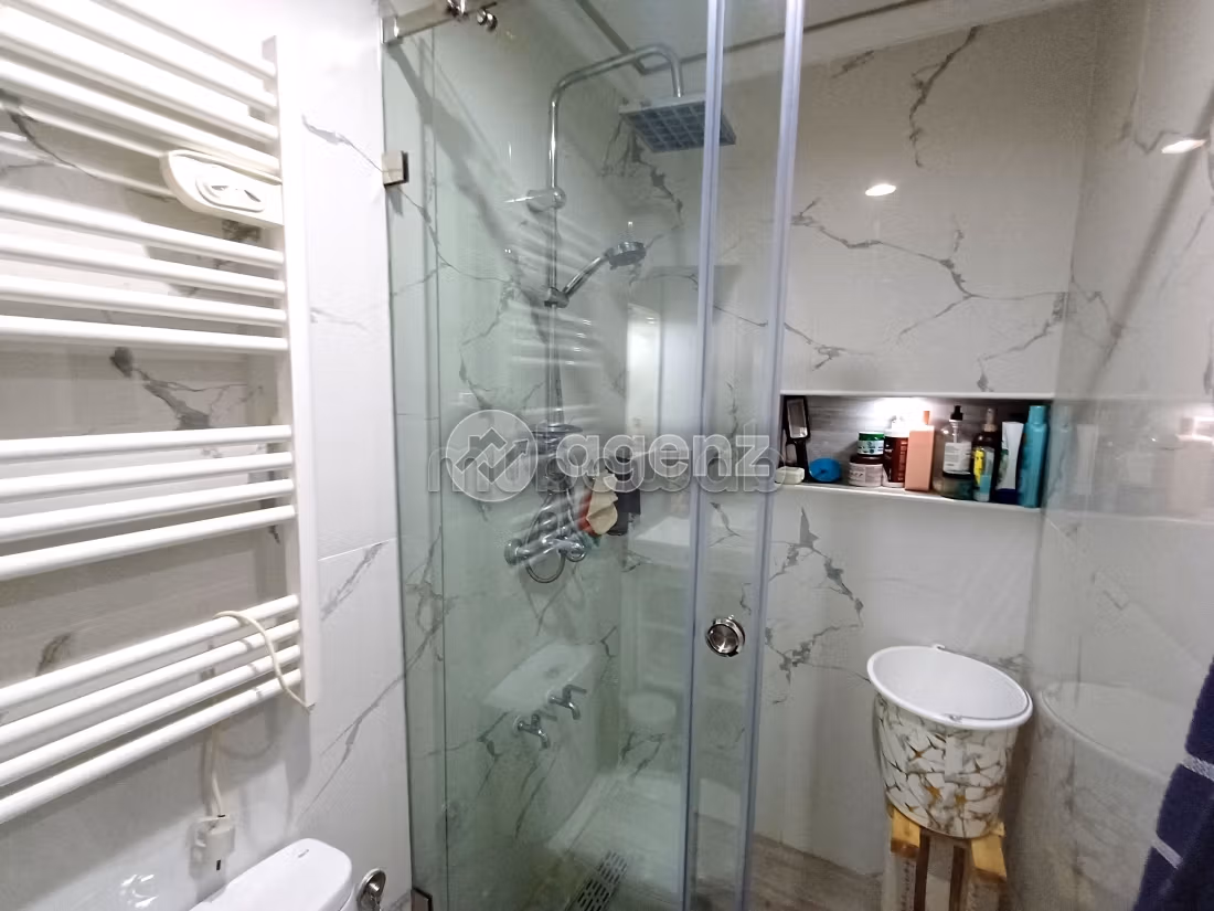 Bonito piso en venta. 3 dormitorios. Amueblado