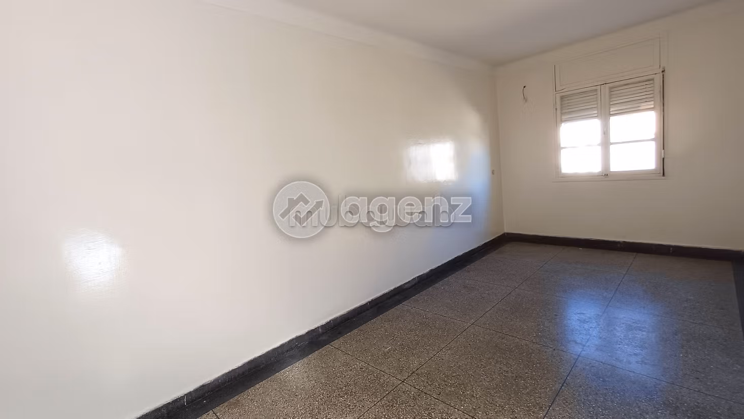 Appartement à vendre 118 m², 4 chambres Roches Noires Casablanca